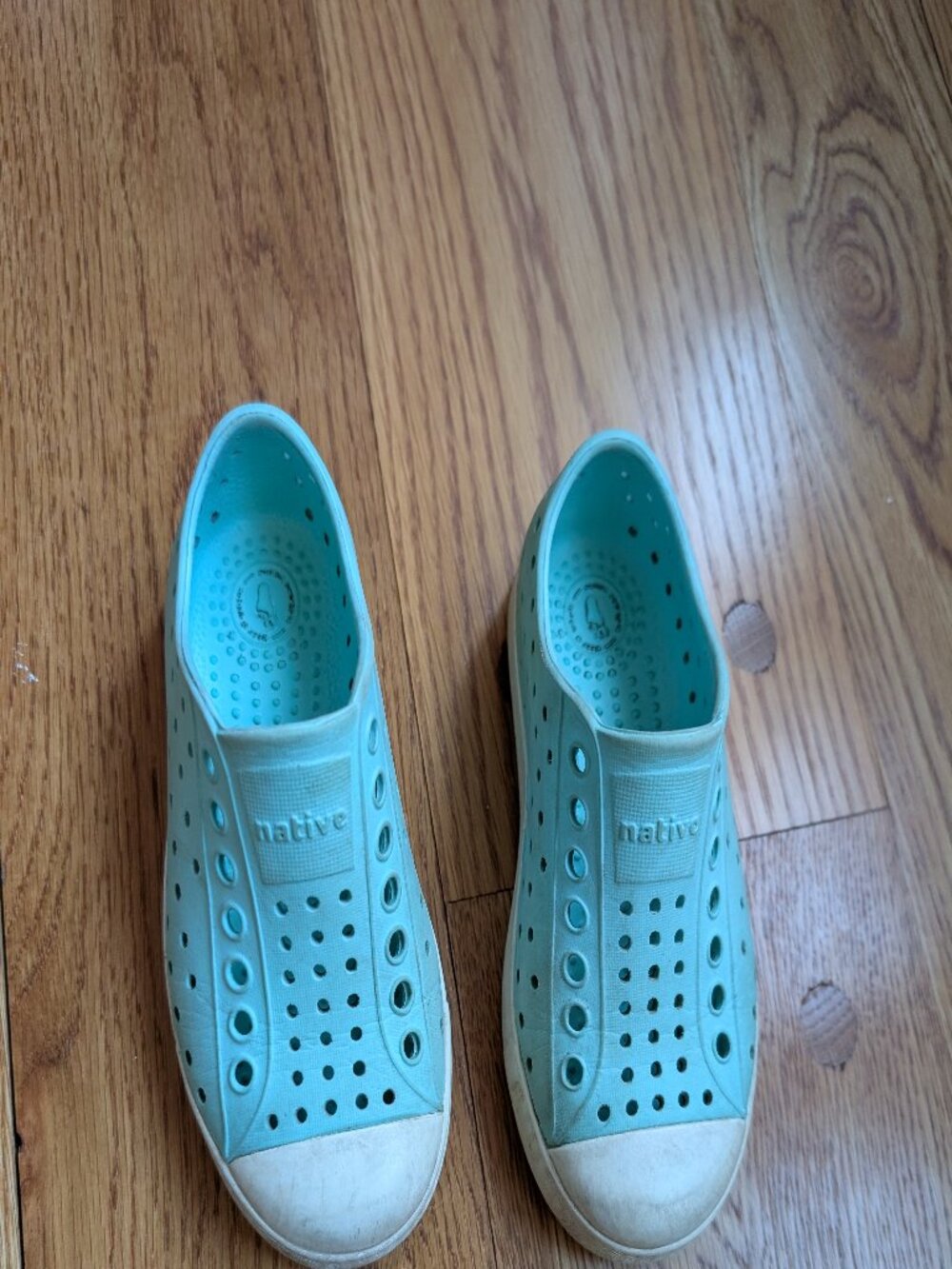 Native shoes - 9c
